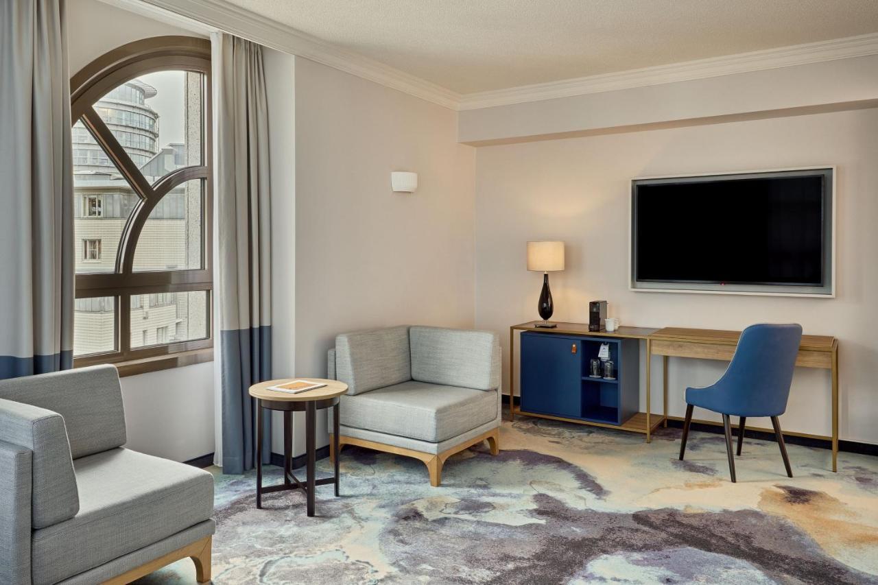 Suite Junior avec Lit King-Size et Canapé-Lit - Accès au Salon